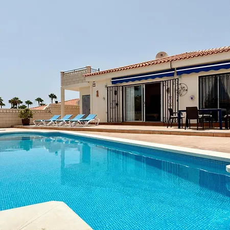 Azul Villa